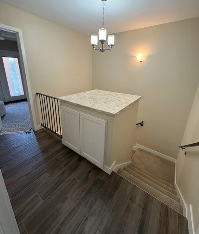 Building Photo - 3 Bedroom Townhome at Three Fountains in M...