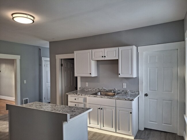 Building Photo - 14-18 Florence St