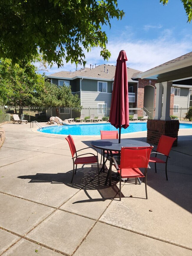 Building Photo - Amazing first floor condo in Littleton!!