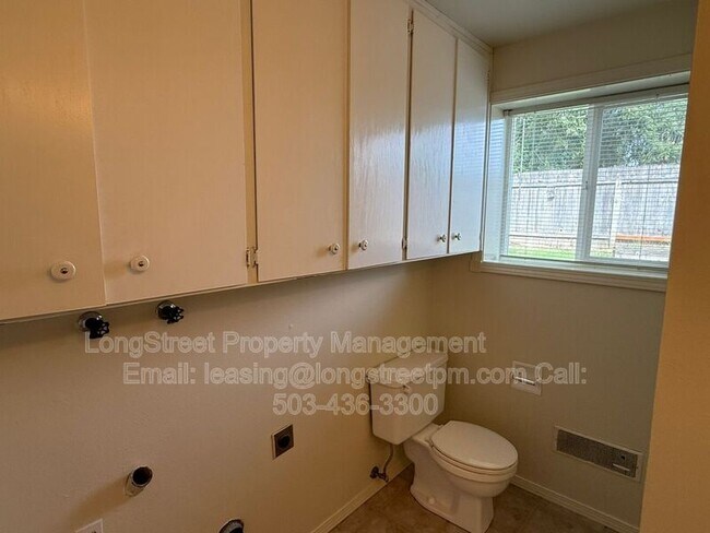 Building Photo - 1634 SW Knollbrook Pl