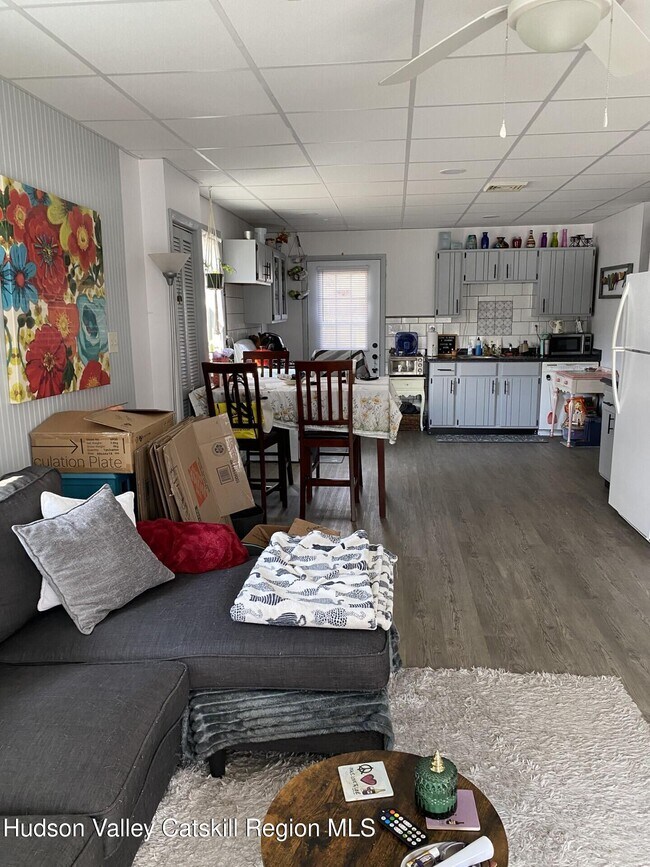 Building Photo - 542 Lakeview Terrace