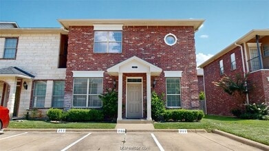 Building Photo - 211 Forest Dr Loop