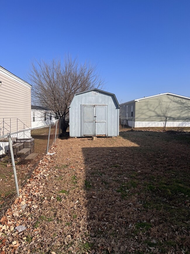 Building Photo - 194 Pam Ct