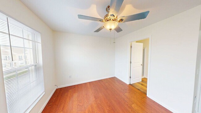 Building Photo - 5288 Royal Arch Cascade Dr