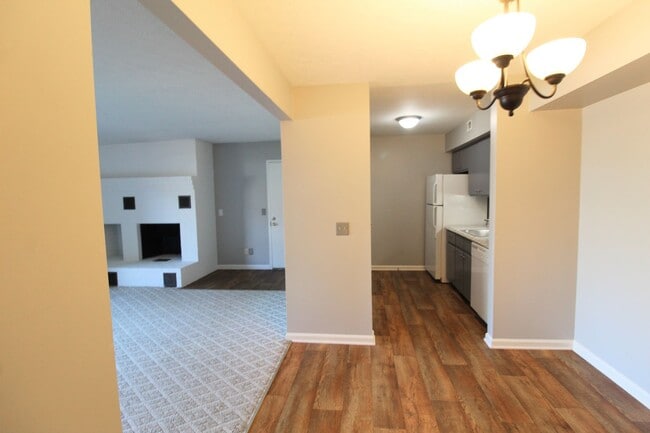 Building Photo - 1030-4 Blue Ridge Dr