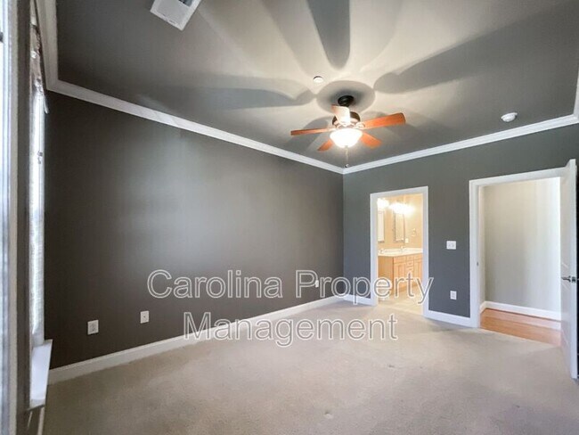 Building Photo - 518 Clarice Ave