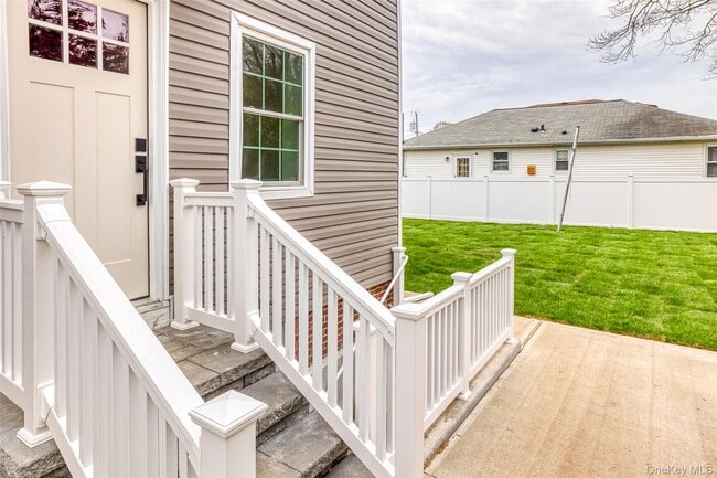 Building Photo - 1953 Freeman Ave