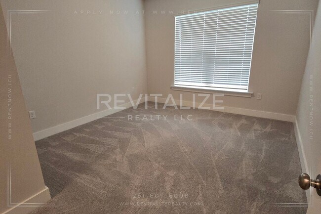 Building Photo - Modern 4BR/3BA Home Near Gulf Shores