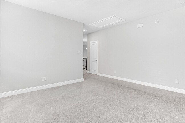 Building Photo - 3613 Gloucester Rd