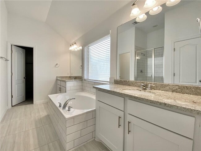 Building Photo - 716 Landing Ln