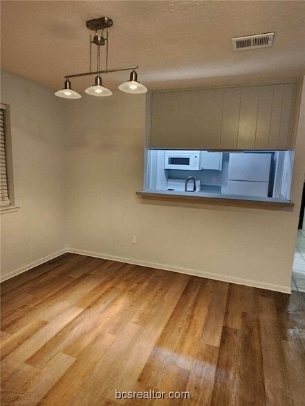Building Photo - 712 Cross Timbers Dr