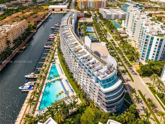 Building Photo - 2950 NE 188th St