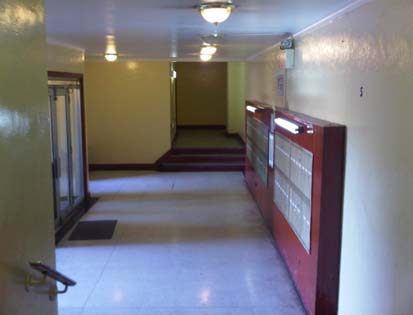 Lobby Photo - 261 E Kingsbridge Rd