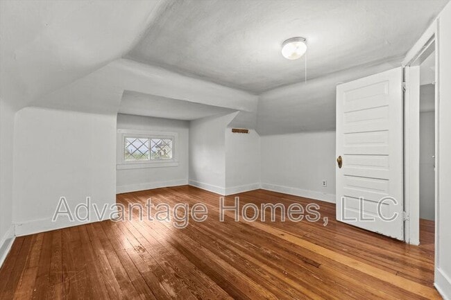 Building Photo - 315 Garfield Ave