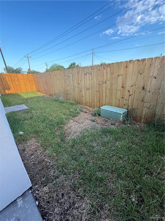Building Photo - 1215 Rosewood Ln