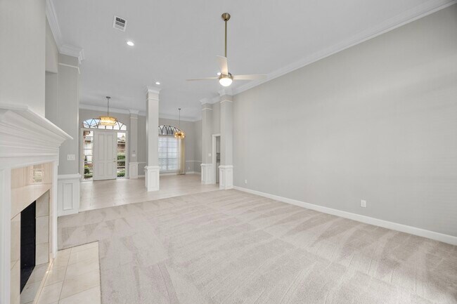 Building Photo - 4747 Lake Village Dr
