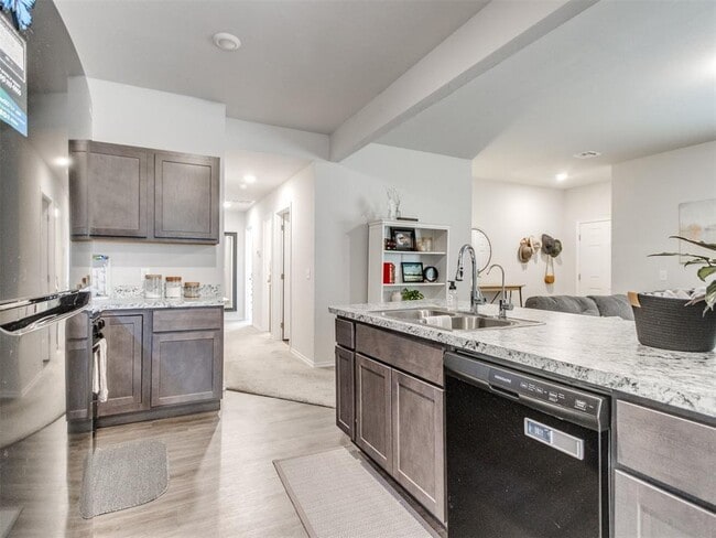 Building Photo - 823 Highgarden Cir