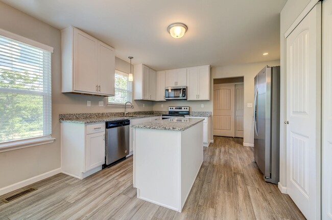 Building Photo - Beautifully Custom Crafted 2-Story Home 3 ...