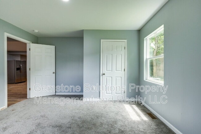 Building Photo - 2930 Primrose Cir