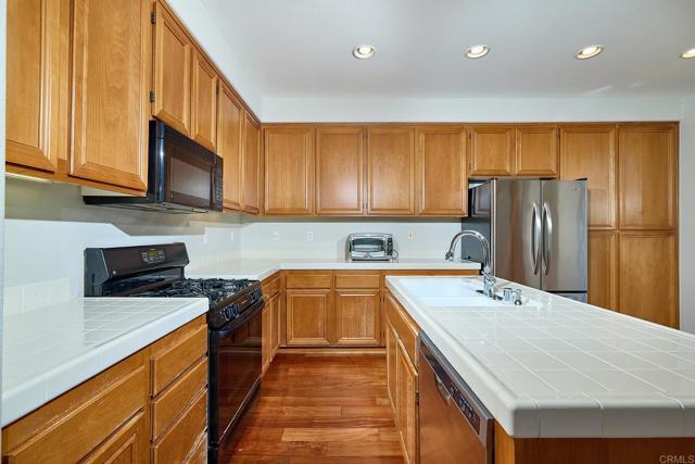 Building Photo - 402 Paseo Del Concho