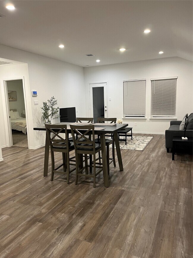 Building Photo - 5446 Wyndham Rdg Ln