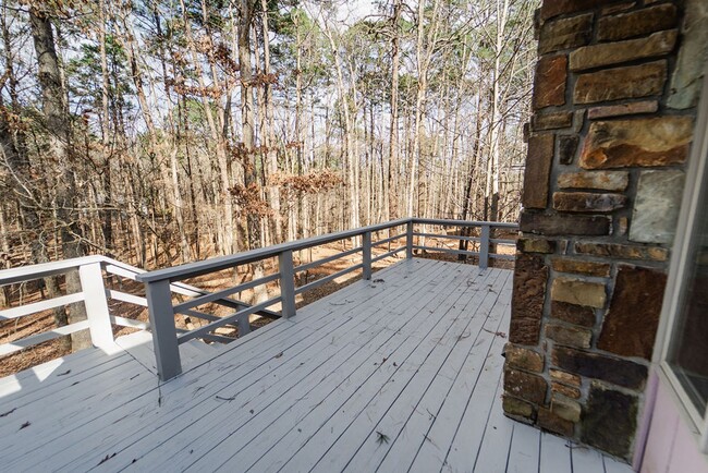 Building Photo - 2 bed, 2 bath new paint and refrigerator