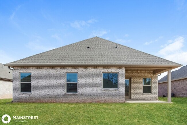 Building Photo - 14705 Greenleaf Dr