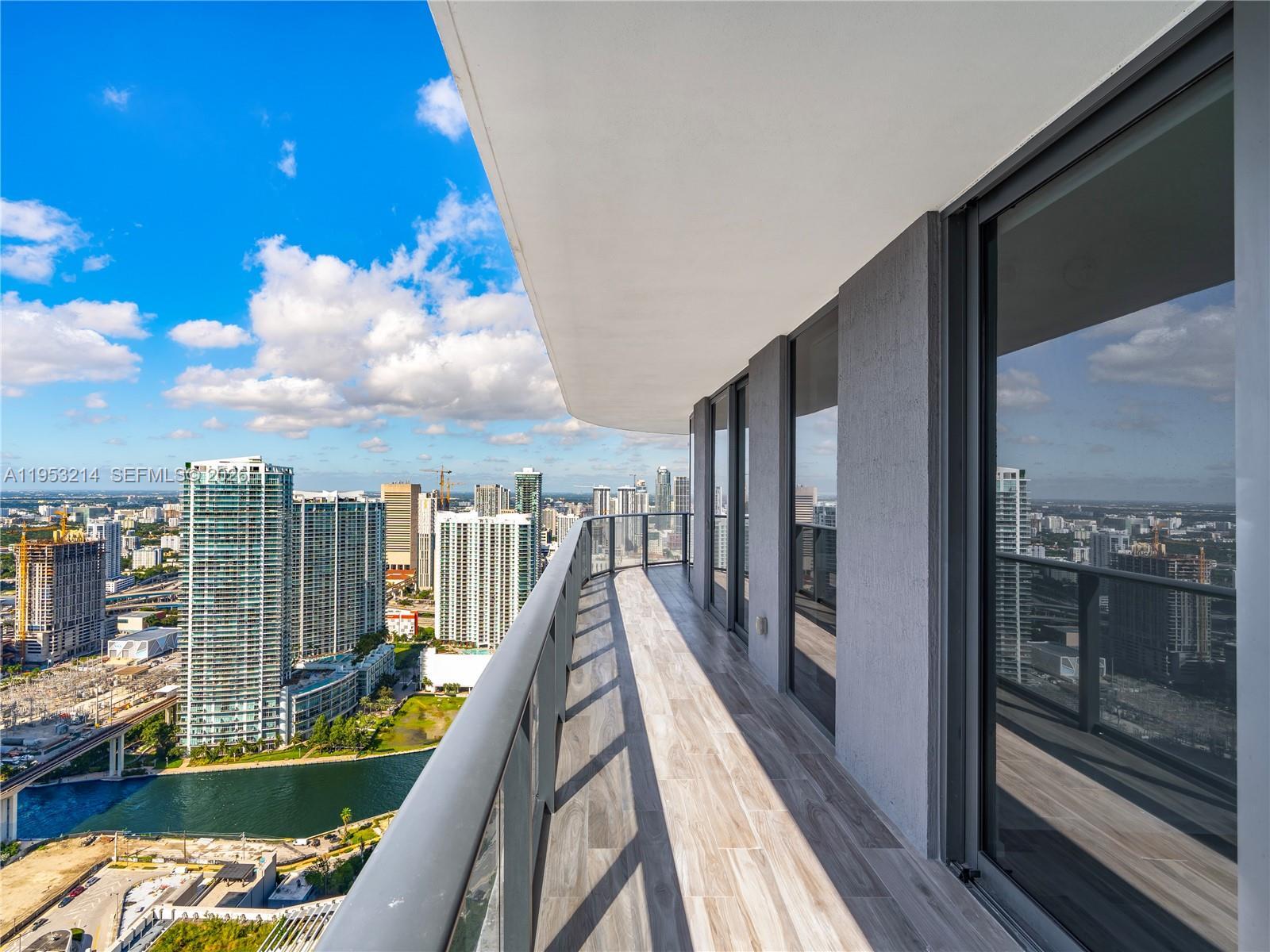 Building Photo - 801 S Miami Ave