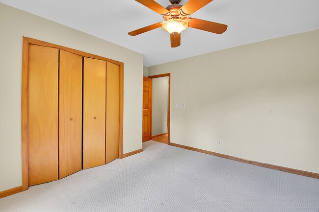 Building Photo - 5368 Evergreen Heights Dr