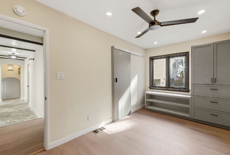 Building Photo - 3608 Wilshire Terrace