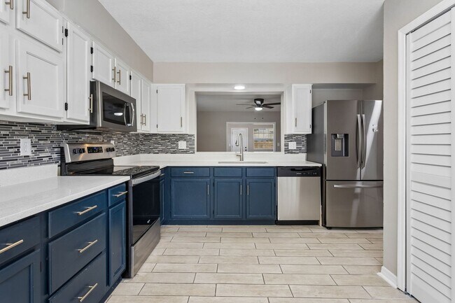 Building Photo - 477 Green Spring Cir