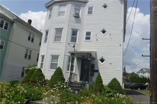 Building Photo - 264 Burritt St