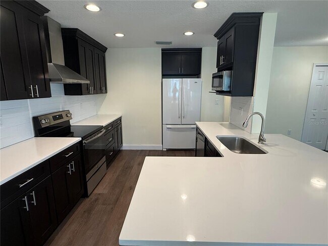 Building Photo - 514 Longfellow Ct
