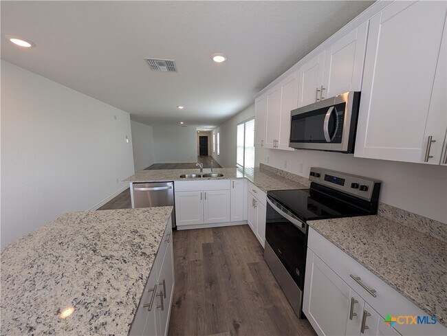 Building Photo - 862 Bluegrass Pt