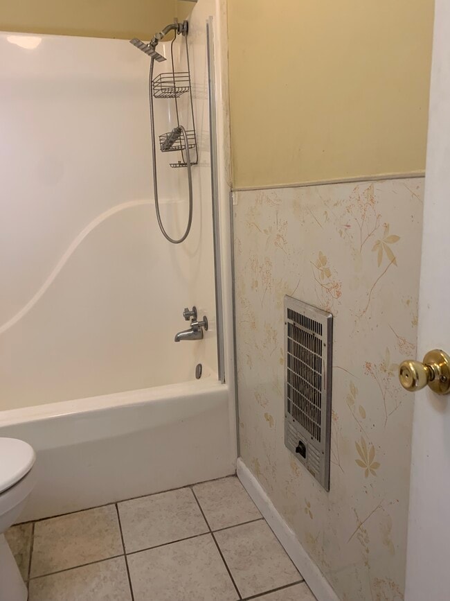 Building Photo - 220 E Church St