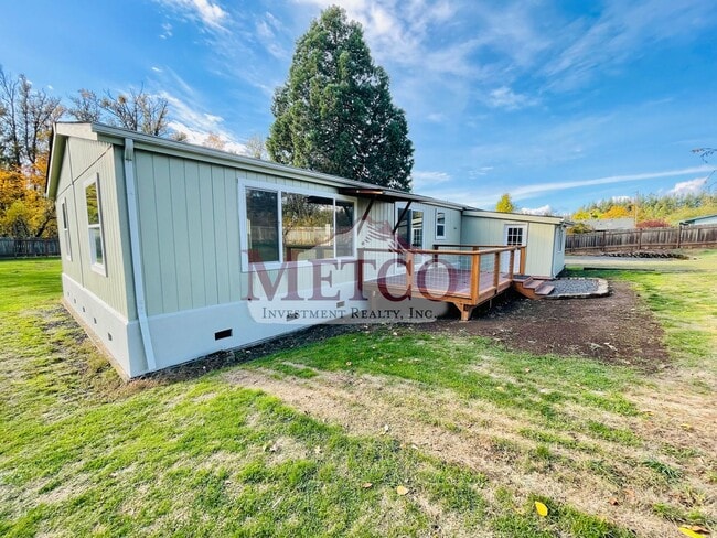 Building Photo - AVAILABLE NOW 3 Bedroom Manufactured Home ...