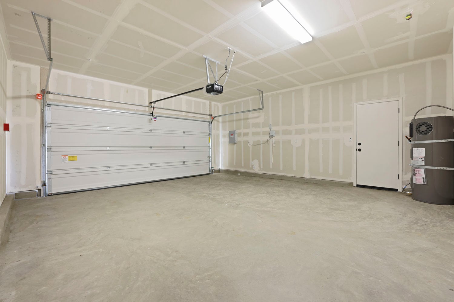 2 car Garage - 522 Bedfordshire Dr