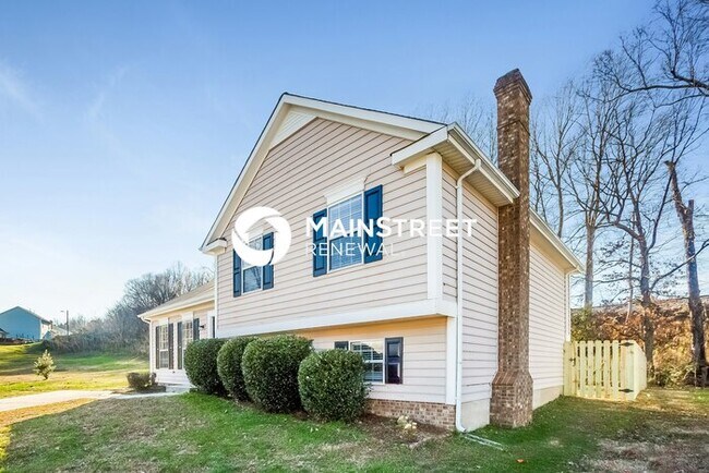 Building Photo - 4 Bedroom Pet-Friendly Home in Charlotte, NC with Main Street Renewal