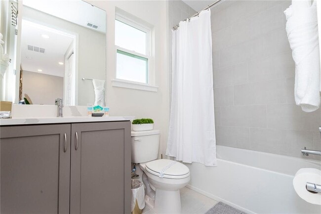 Building Photo - 772 Driving Range Ct