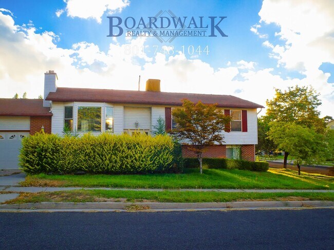 Primary Photo - Spectacular home in Cottonwood Heights!