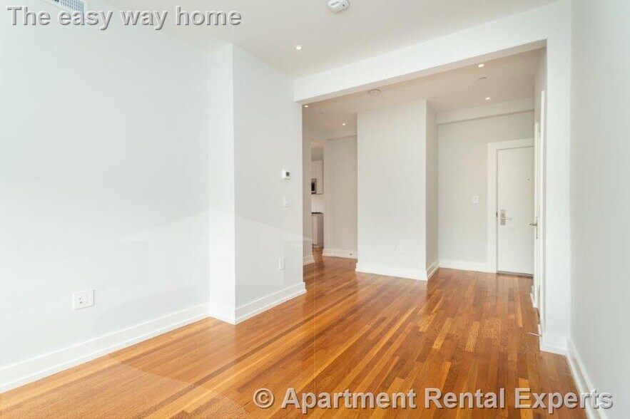 Building Photo - 16 Forest St