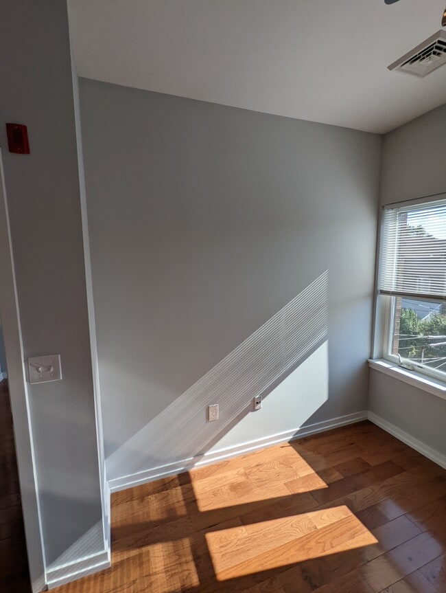 Building Photo - 411 N 41st St