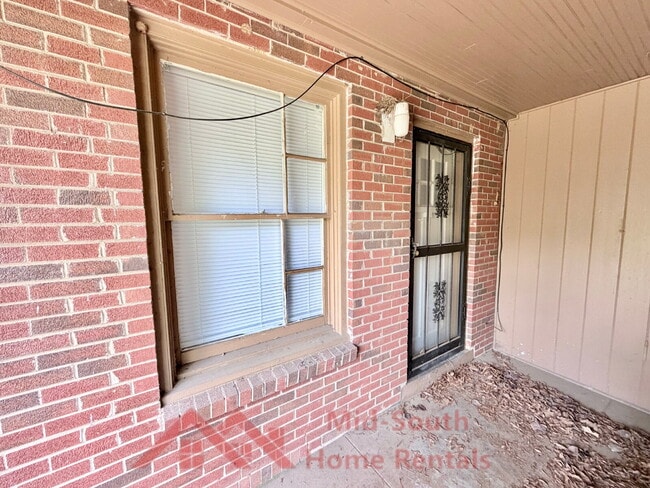 Building Photo - 1379 Ferguson Rd