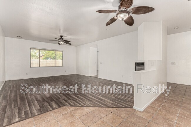 Building Photo - 21486 Via Del Oro