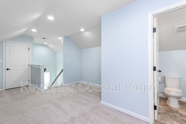 Building Photo - 331 Spring Hill Pl