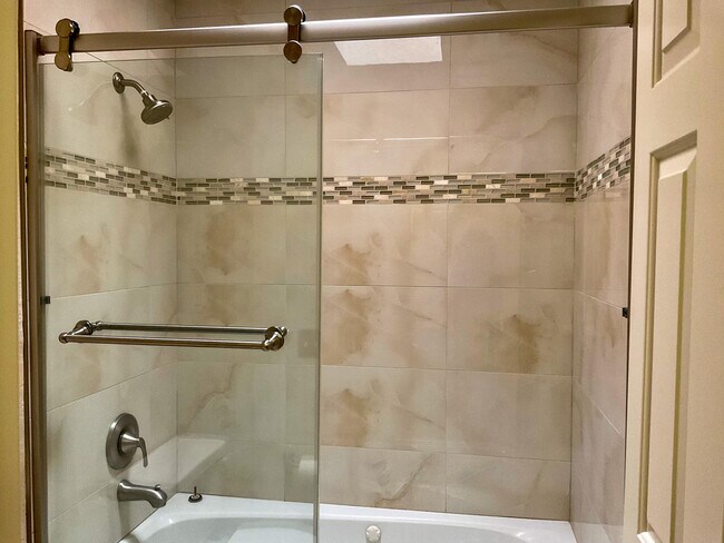 Building Photo - 401 El Cielo Rd