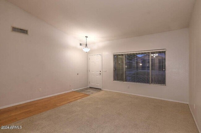 Building Photo - 7931 W Rose Garden Ln