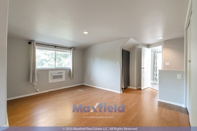 Building Photo - Charming Bungalow - Sugar House Area - 4BD...