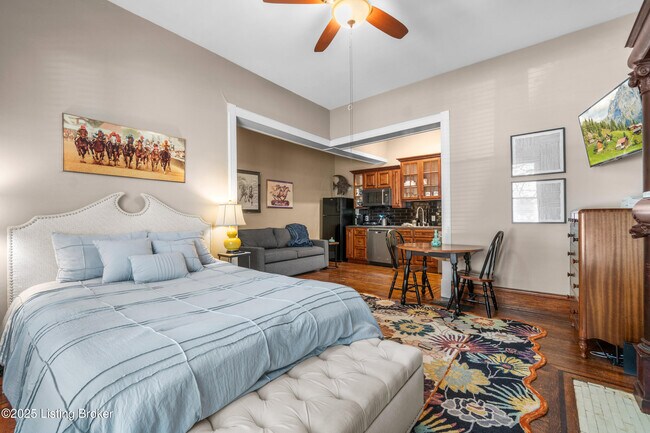 Building Photo - 1236 E Broadway