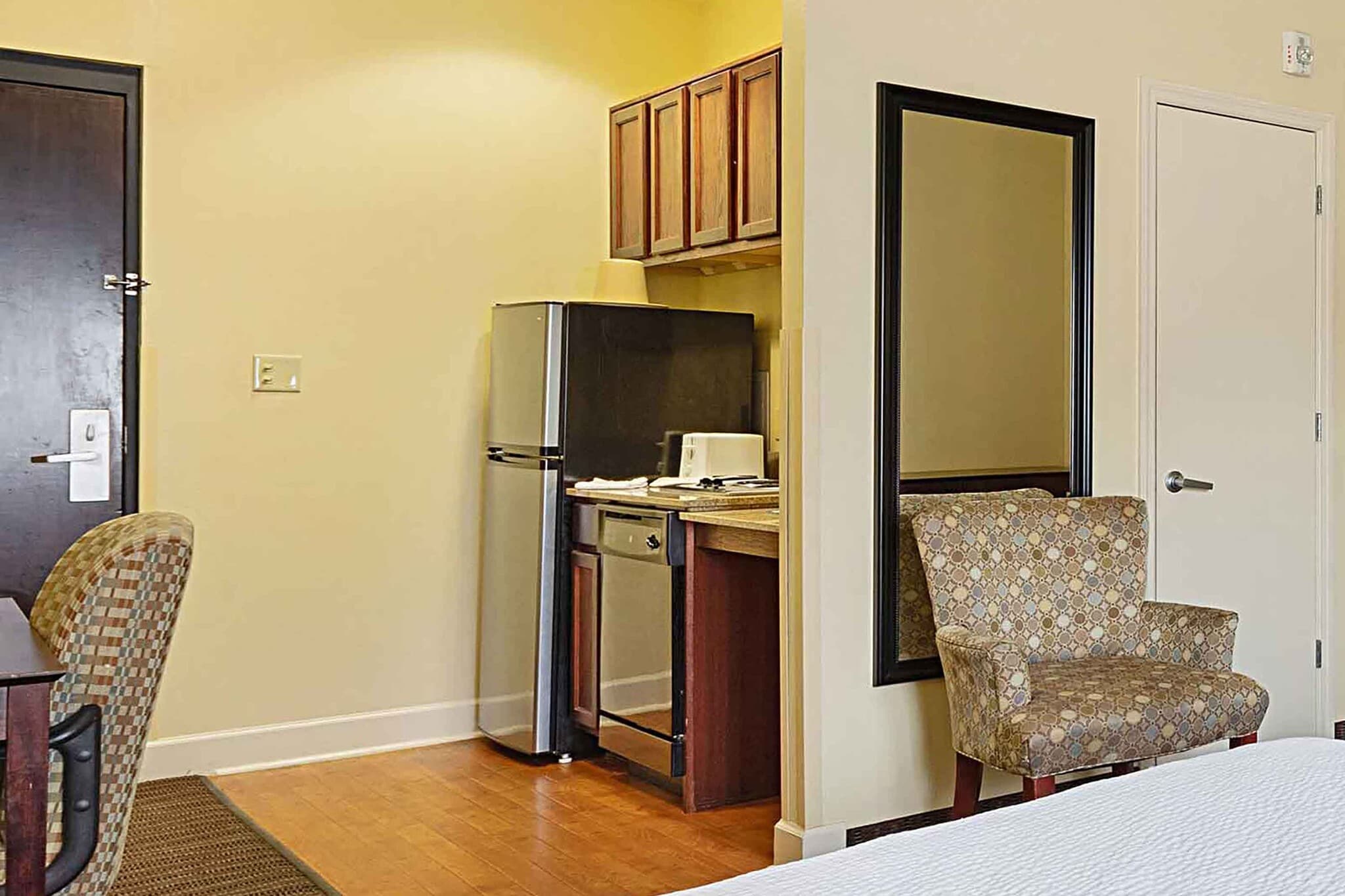 Building Photo - Furnished Studio-Lakeland - I-4